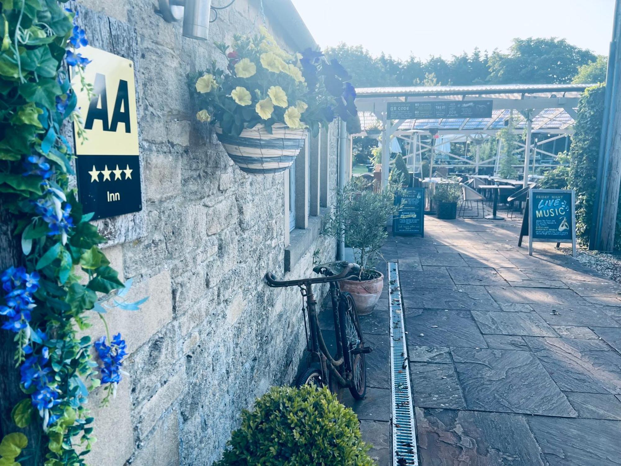 The Ragged Cot Hotel Minchinhampton Exterior foto